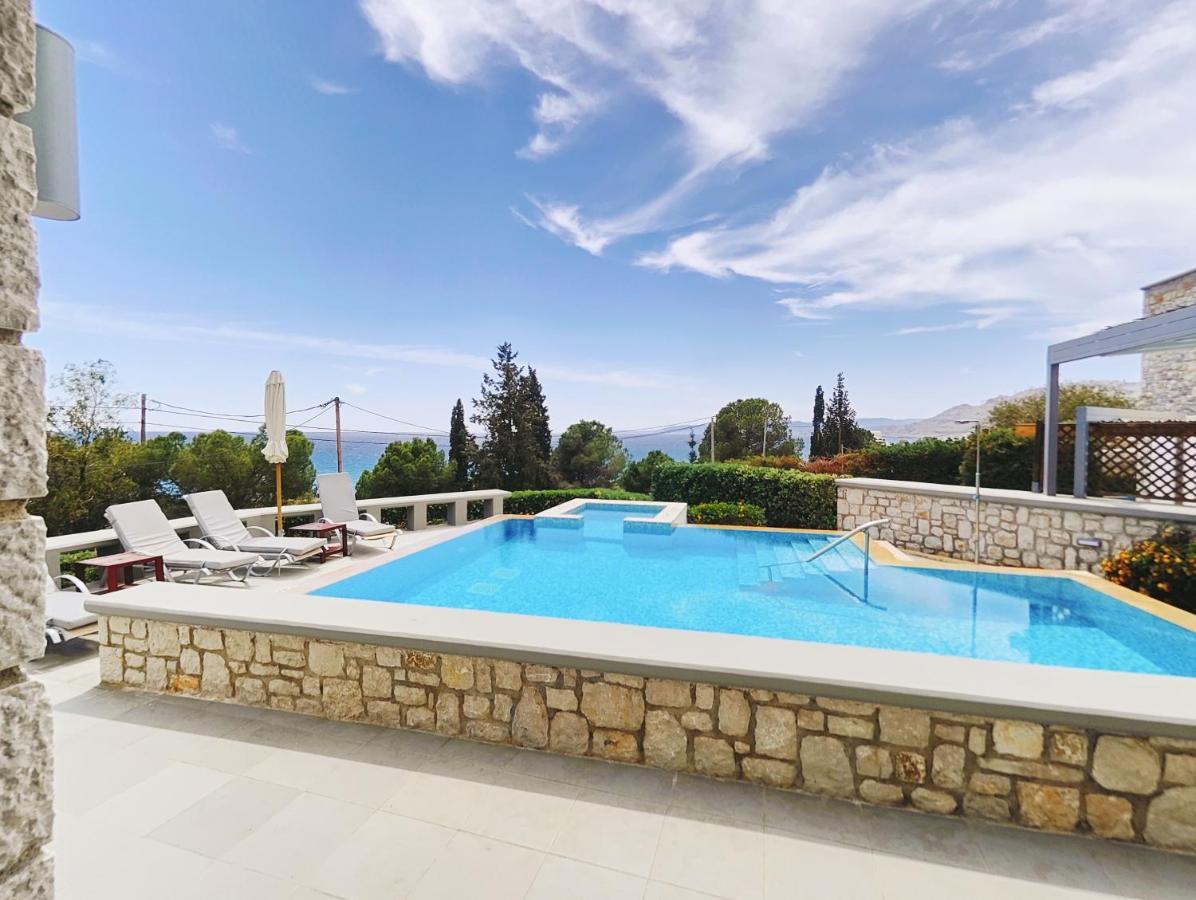 Villa Costamare - Enjoy Lazy Days On The Private Pool-Jacuzzi Pefki Kültér fotó