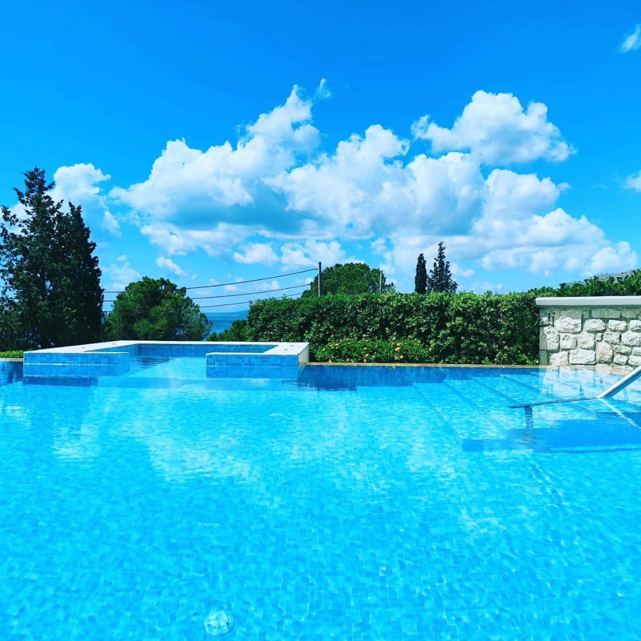 Villa Costamare - Enjoy Lazy Days On The Private Pool-Jacuzzi Pefki Kültér fotó